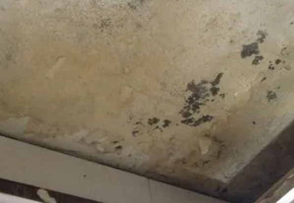 无锡市阳台漏水维修公司分享下无锡市卫生间渗水维修需要注意哪些问题。